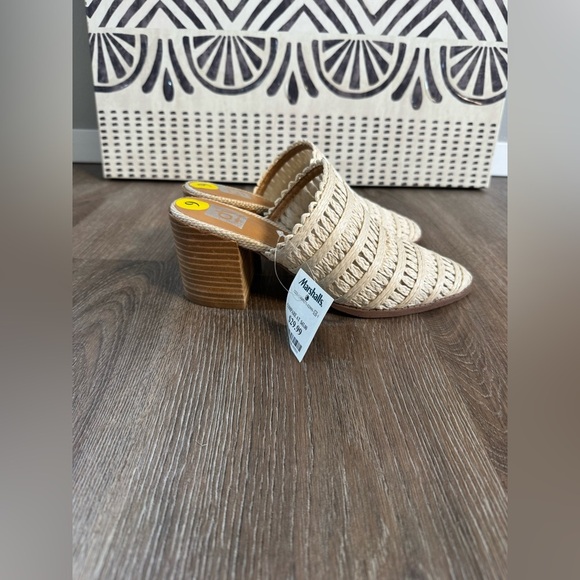 NWT Dolce Vita - Picture 1 of 7